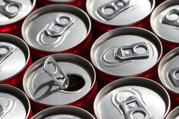 Latas de refrigerante fundo — Fotografia de Stock