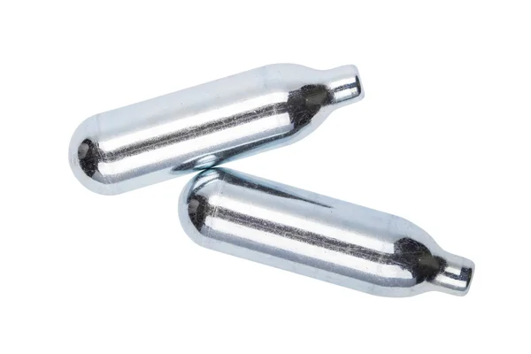 Beyaz üzerine benzin bidonları