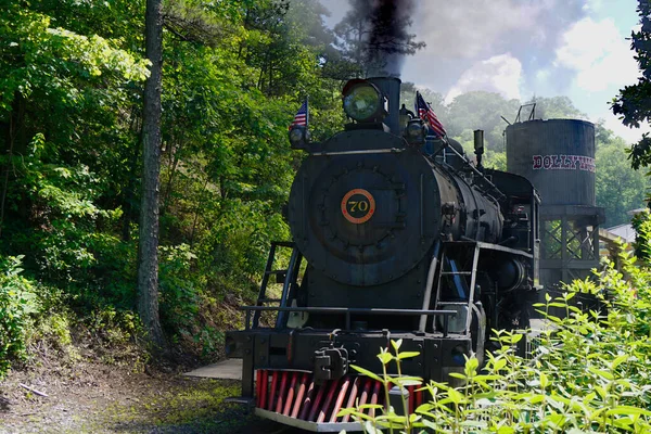 Pigeon Forge, TN, États-Unis 23 juin 2021 : Promenade en train au parc d'attractions Dollywood — Photo