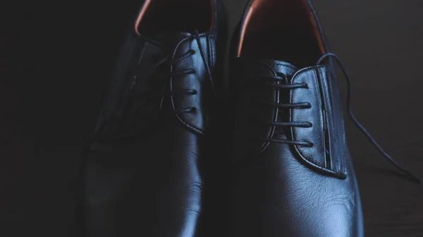 Scarpe da uomo per lavoro e affari. Scarpe alla moda nere da uomo — Foto Stock