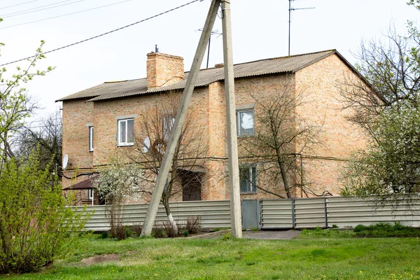 Zweistöckiges Wohnhaus Aus Ziegelsteinen Das Von Der Sowjetunion Der Region — Stockfoto