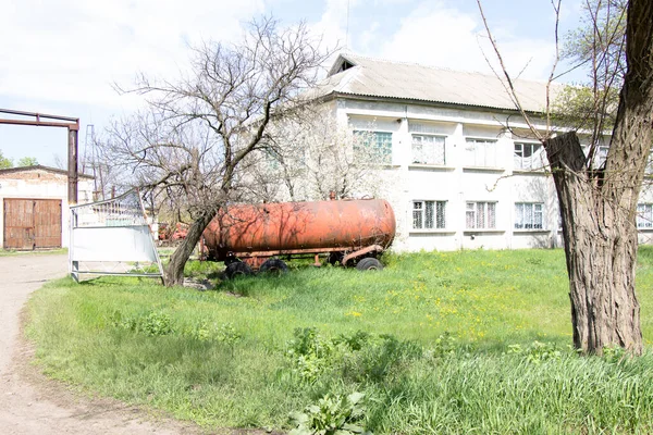 Moderne Bauten Und Alte Gebäude Der Mechanischen Traktorbrigaden Ukraine — Stockfoto