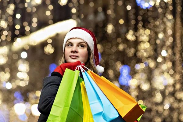 Woman Long Hair Santa Hat Window City Store Purchases Colorful — Stock Photo, Image