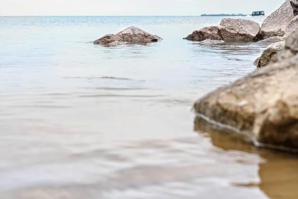 Granitstenar Vattnet Vid Finska Vikens Strand — Stockfoto