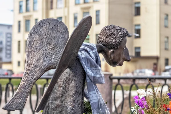 Památník Padlým Lékařům Pandemii Koronaviru Podobě Smutného Anděla — Stock fotografie