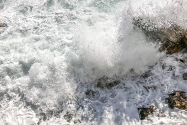 Dalgalı deniz kıyısı. Doğal arka plan. Fırtına..