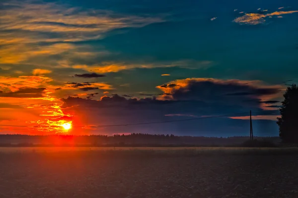 Sol Define Atrás das Nuvens — Fotografia de Stock