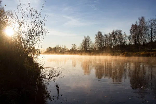 Mattine Autunnali Sono Molto Nebbiose Nord Della Finlandia Alba Colora — Foto Stock