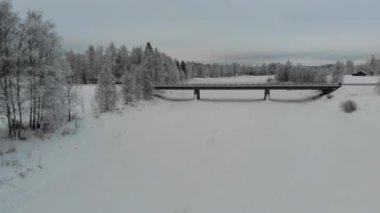 Donmuş Köprünün Üzerinde