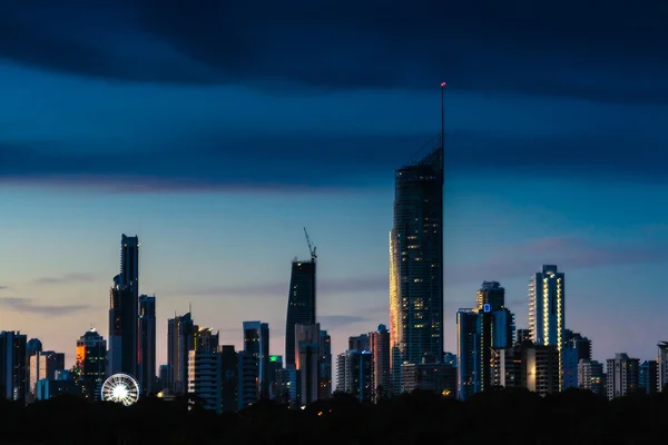 Gold Coast manzarası günbatımında