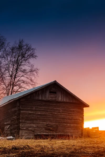 Günbatımı Barn House arkasında