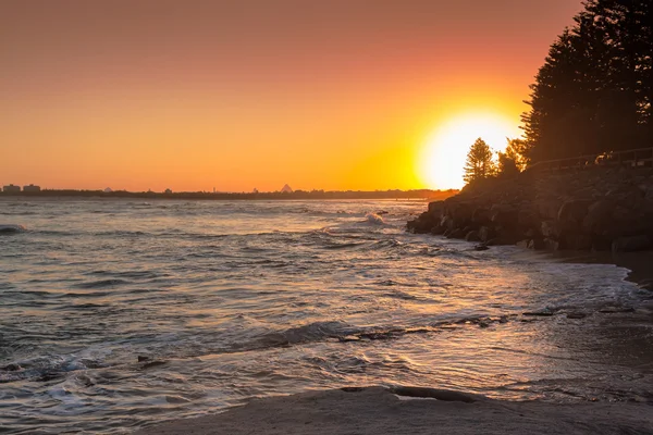 Caloundra strand zonsondergang — Stockfoto