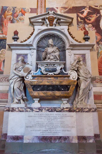 Galileo galilei grab basilika von santa croce - florenz — Stockfoto