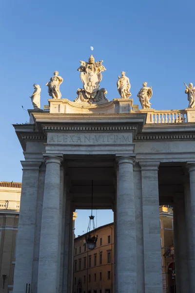 Piazza San Pietro Bernini Colonnade - Rome — Photo