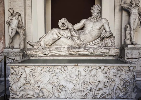 Tigri flodguden liggande i Vatikanmuseerna staty - Rom Stockbild