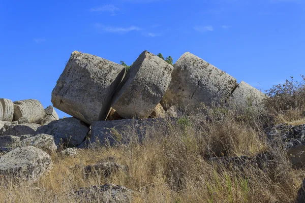 Ruina de las columnas griegas del templo - Sicilia, Italia —  Fotos de Stock