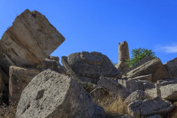 Ruïne van Griekse tempel kolommen - Sicilië, Italië — Stockfoto