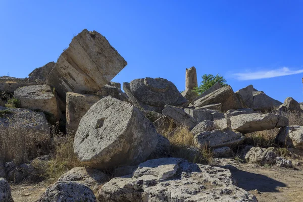 Ruïne van Griekse tempel kolommen - Sicilië, Italië — Stockfoto