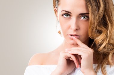 Güzel genç kadın portre portresi