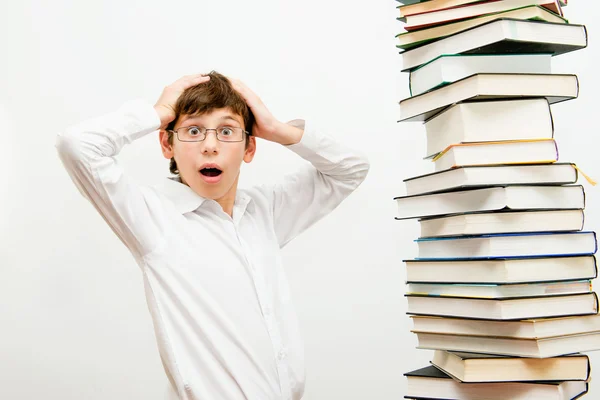 Retrato de um menino com livros . — Fotografia de Stock