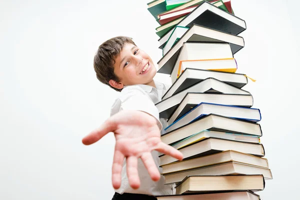 Rapaz, que adora ler . — Fotografia de Stock