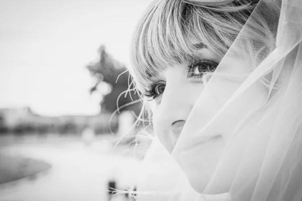 Portrait of a bride. Face of a beautiful woman closeup. Black and white photo — Stock Photo, Image