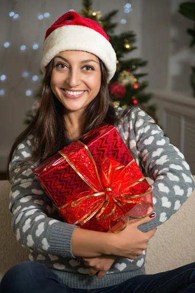 Año Nuevo. Retrato de una hermosa chica alegre . —  Fotos de Stock