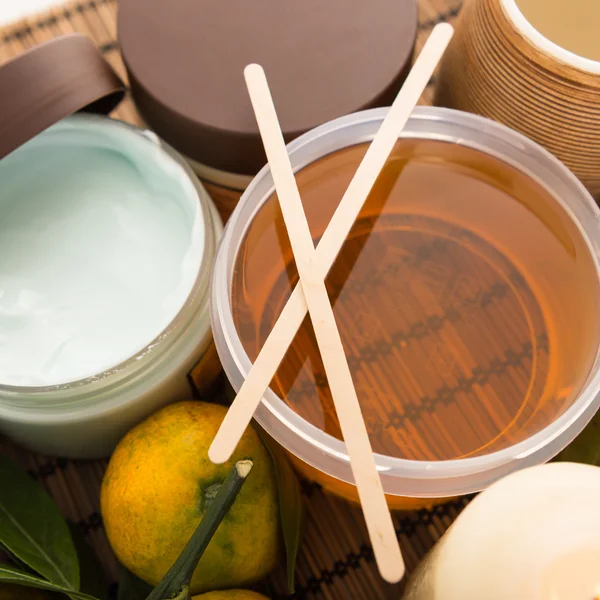 Conjunto de cuidados cosméticos da pele no salão de beleza — Fotografia de Stock