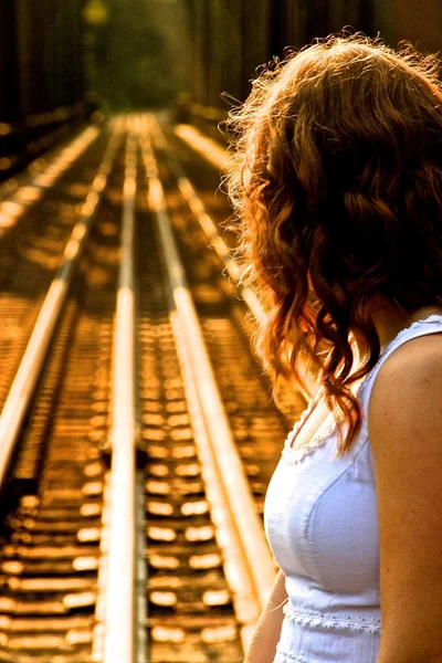 Bekleyen bir tren üzerine