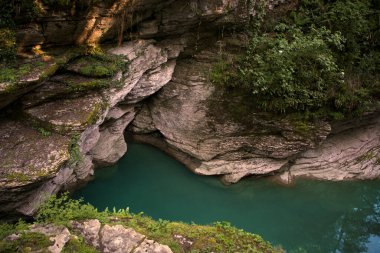 Rusya 'nın Soçi yakınlarındaki Psou Nehri' nin taş ocağı.