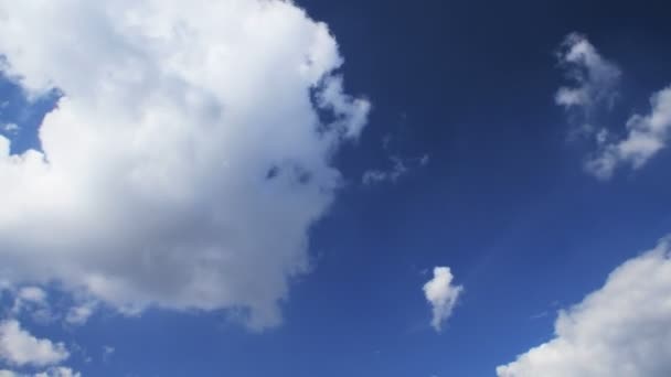 晴朗的天空时间推移 4 k — 图库视频影像