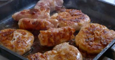 et 4 k bir tavada kızartma