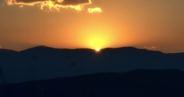 4 k 山に沈む夕日 — ストック動画