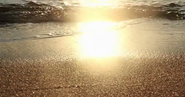 Tramonto su un mare calmo e pacifico 4k — Video Stock