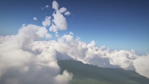 Літати в хмарах 4k — стокове відео