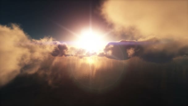 Ηλιοβασίλεμα πάνω από τα σύννεφα και τον ωκεανό — Αρχείο Βίντεο