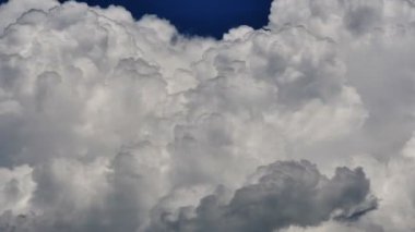 Gökyüzü bulutlar zaman atlamalı