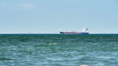 Tanker gemi rotasında deniz açmak için