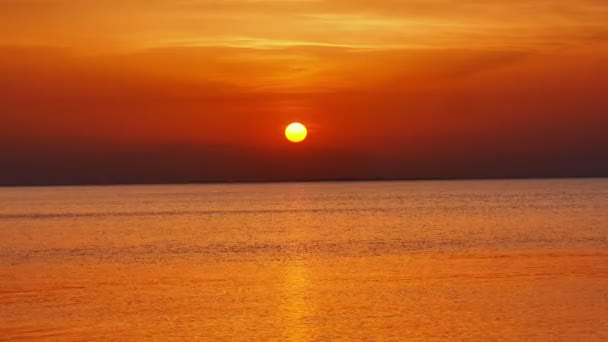 Ηλιοβασίλεμα στη θάλασσα 4k — Αρχείο Βίντεο