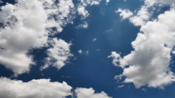 Небесные облака — стоковое видео