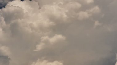 Gökyüzü bulutlar zaman atlamalı