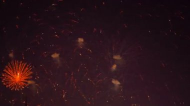 Tatil Gecesi 4k 'de Renkli Havai fişekler