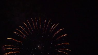 Tatil Gecesi 4k 'de Renkli Havai fişekler