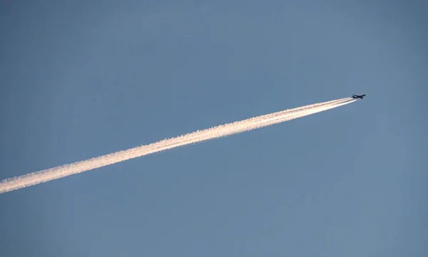 空の航空機ラインのジェット — ストック写真