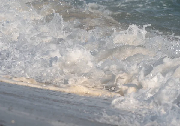 Onda Spruzzi Mare Spiaggia Macro Primo Piano — Foto Stock