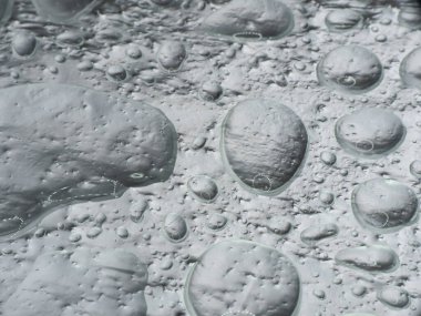 Cam duvara bir damla su damlatın, kapatın.