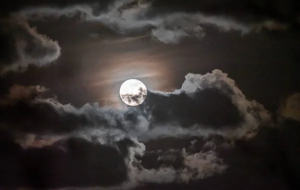 Úplněk Obloze Mraky Krajiny — Stock fotografie