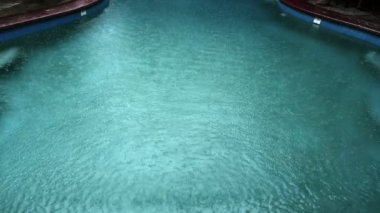 Damla yağmur havuzu yavaş hareket