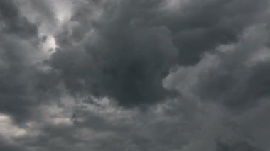 Gökyüzü bulutlar zaman atlamalı