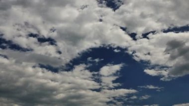 Gökyüzü bulutlar zaman atlamalı